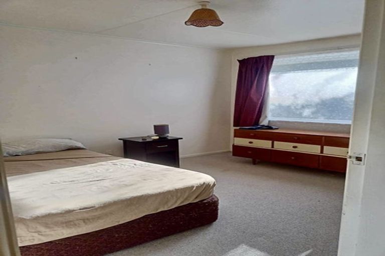 Photo of property in 6-8 Young Grove, Stokes Valley, Lower Hutt, 5019