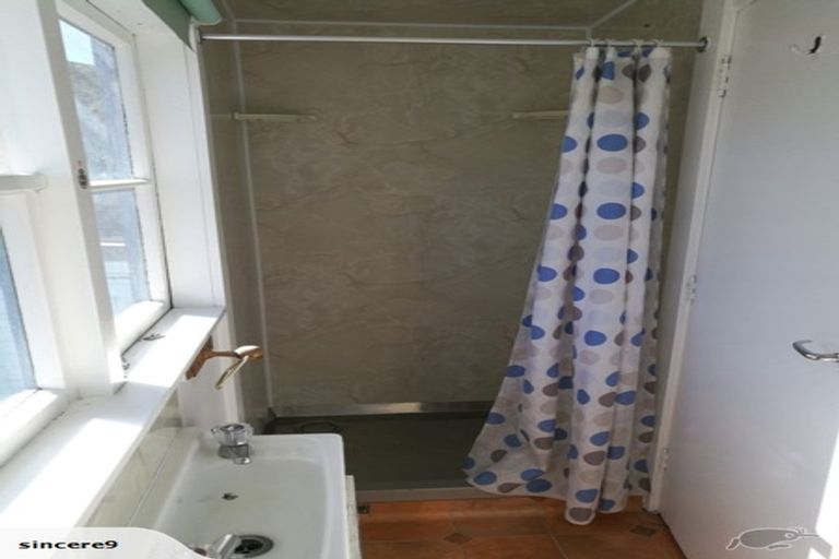 Photo of property in 104 Parkvale Road, Karori, Wellington, 6012