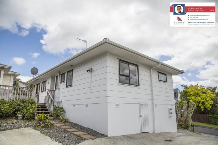Photo of property in 12 Tetrarch Place, Totara Vale, Auckland, 0629