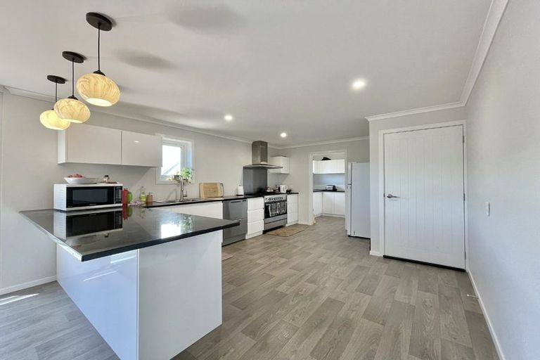 Photo of property in 154 Amesbury Drive, Churton Park, Wellington, 6037