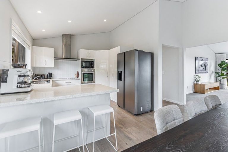 Photo of property in 20 Surville Place, Mairangi Bay, Auckland, 0630