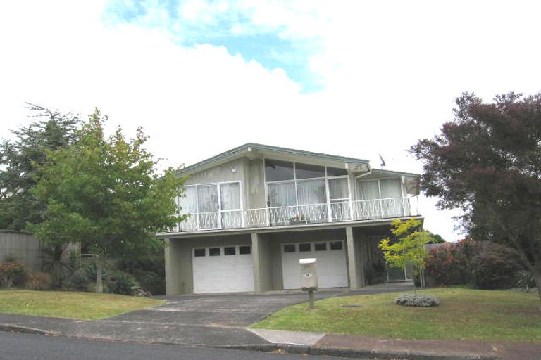 Photo of property in 18 Catalina Crescent, Forrest Hill, Auckland, 0620
