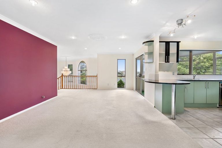 Photo of property in 46 Bronzewing Terrace, Unsworth Heights, Auckland, 0632