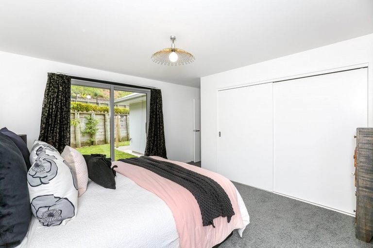 Photo of property in 17a Heta Road, Highlands Park, New Plymouth, 4312