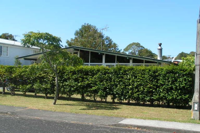 Photo of property in 20 Keldale Place, Forrest Hill, Auckland, 0620