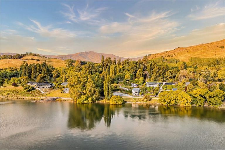 Photo of property in 57 Arrowtn-lke Hayes Road, Lake Hayes, Queenstown, 9371