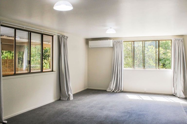 Photo of property in 17 Busby Hill, Havelock North, 4130