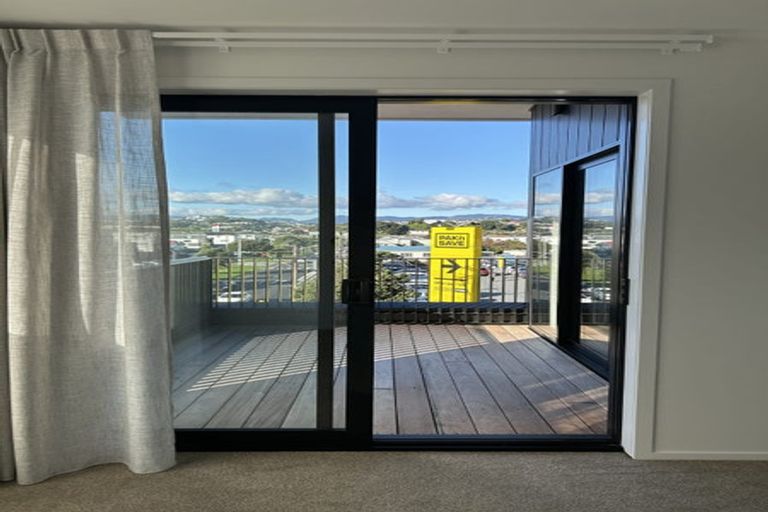 Photo of property in 304/2 Onepu Road, Kilbirnie, Wellington, 6022