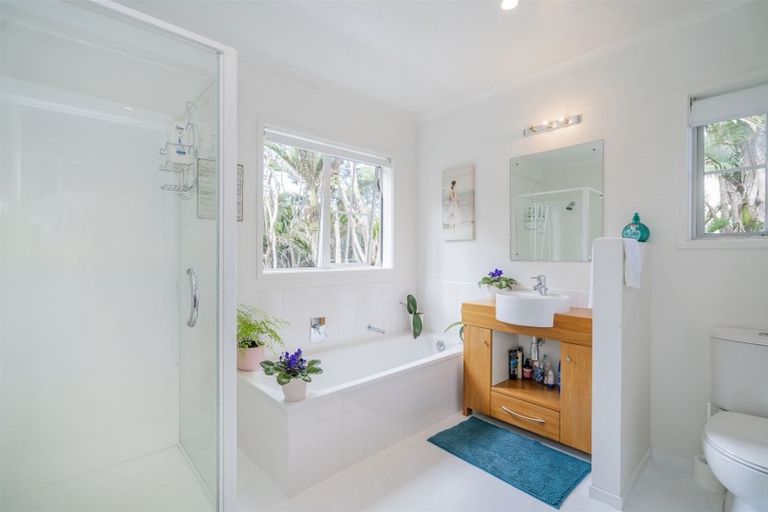 Photo of property in 68 Tarapatiki Drive, Whitianga, 3510