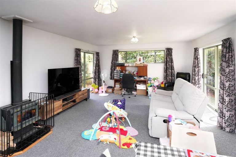 Photo of property in 42a Main Road North, Woodend, 7610