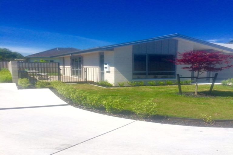 Photo of property in 2/28 Hobson Street, Thorndon, Wellington, 6011