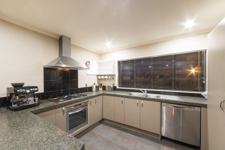 Photo of property in 39 Rosalie Terrace, Kelvin Grove, Palmerston North, 4414