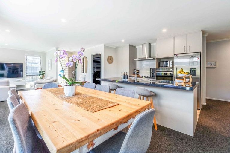 Photo of property in 4 Plate Lane, Papamoa, 3118