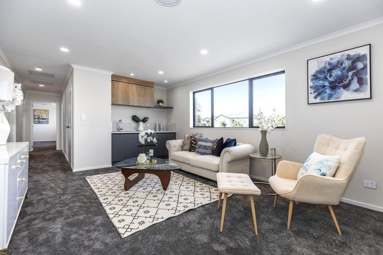 Photo of property in 2a Hughs Way, Flat Bush, Auckland, 2019