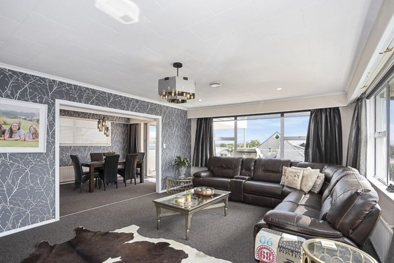 Photo of property in 3 Aotea Crescent, Gore, 9710