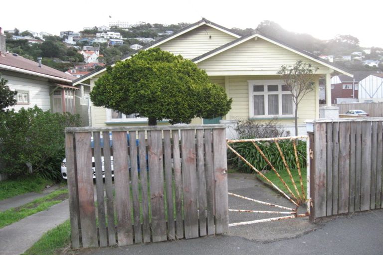 Photo of property in 80 Onepu Road, Kilbirnie, Wellington, 6022