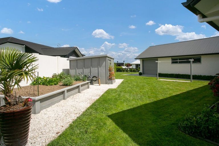 Photo of property in 18 Mike Smith Drive, Cambridge, 3434