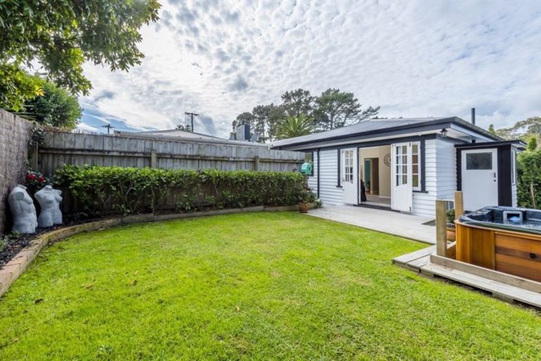 Photo of property in 7 Mcleod Street, Helensville, 0800