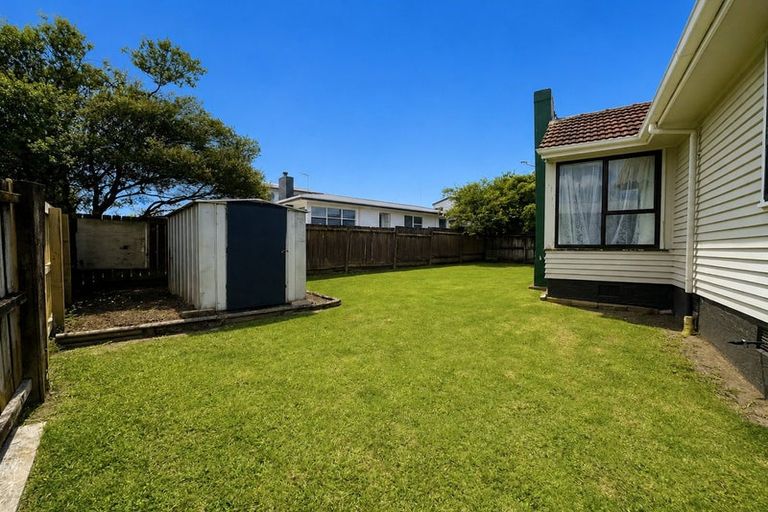 Photo of property in 1/50 Tawa Crescent, Manurewa, Auckland, 2102
