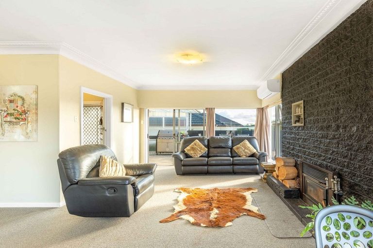 Photo of property in 18 Wellesley Road, Mangere Bridge, Auckland, 2022