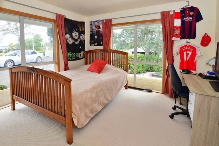 Photo of property in 118 Upper Orewa Road, Wainui, Silverdale, 0992
