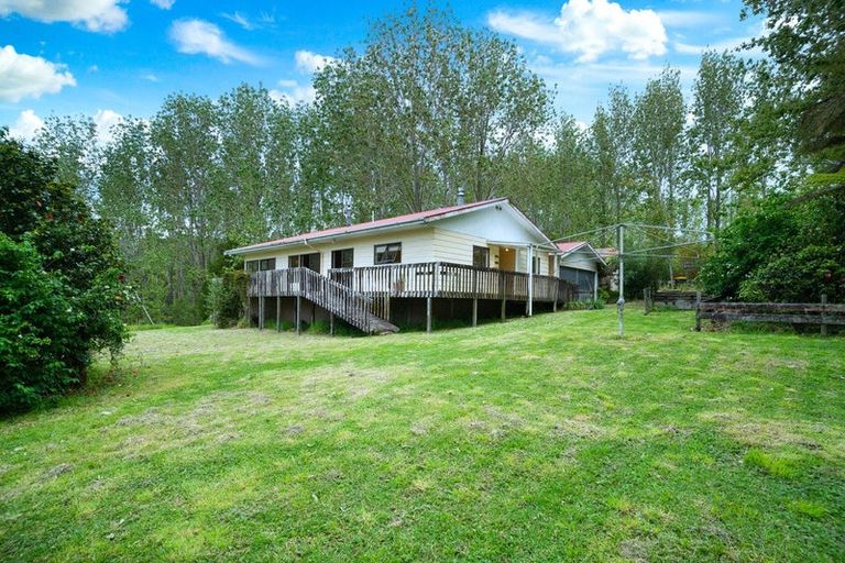 Photo of property in 96 Pomona Road, Kumeu, 0891