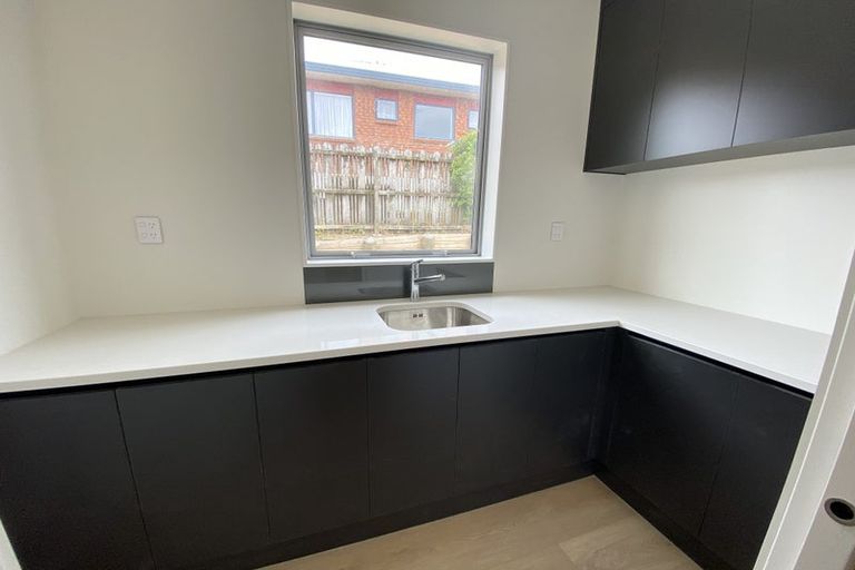 Photo of property in 24 Lorikeet Place, Unsworth Heights, Auckland, 0632