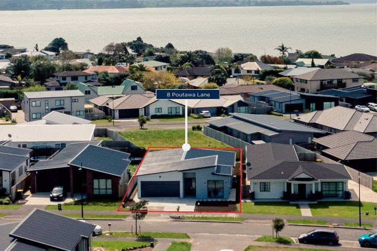 Photo of property in 8 Poutawa Lane, Clarks Beach, 2122