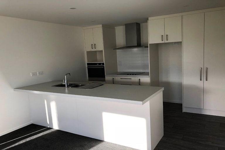 Photo of property in 1 Robalan Close, Halswell, Christchurch, 8025