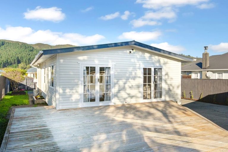 Photo of property in 253 Wellington Road, Wainuiomata, Lower Hutt, 5014