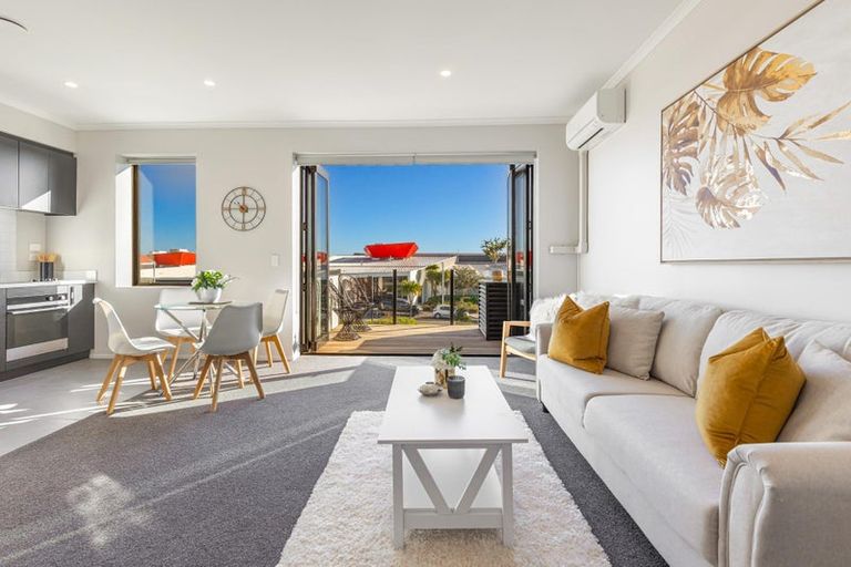 Photo of property in 6/7 Uku Lane, Hobsonville, Auckland, 0616