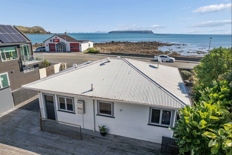 Photo of property in 7 Sunset Parade, Plimmerton, Porirua, 5026
