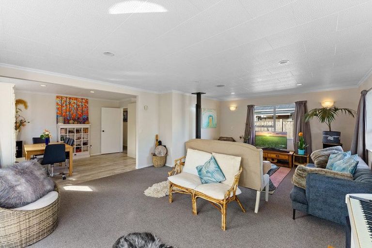 Photo of property in 14 Rodney Grove, Paraparaumu, 5032