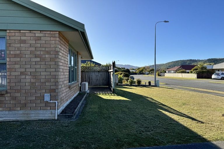 Photo of property in 97a Makarini Street, Paraparaumu, 5032