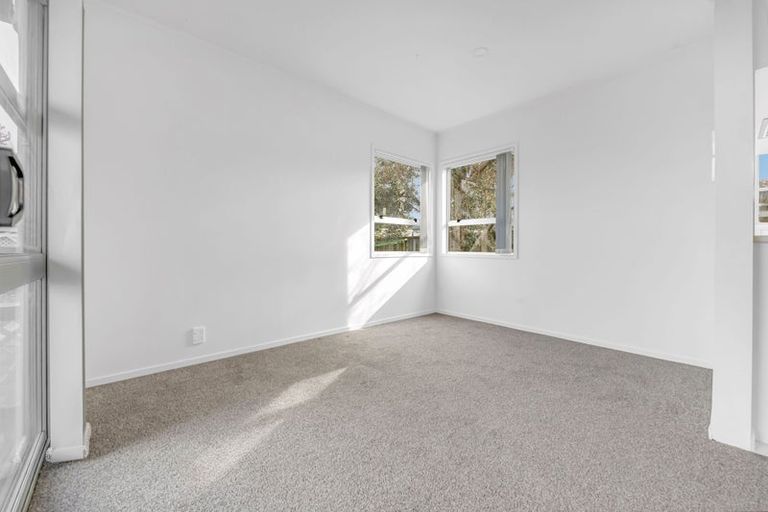 Photo of property in 44 Eugenia Rise, Totara Heights, Auckland, 2105