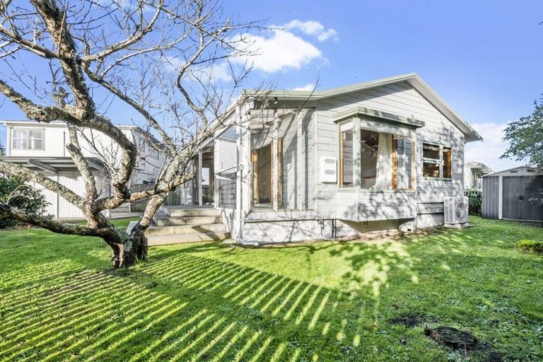 Photo of property in 24 West Hoe Road, Orewa, 0931