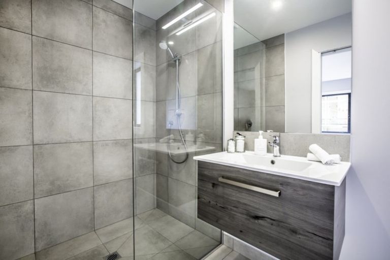 Photo of property in 42 Domett Street, Newlands, Wellington, 6037