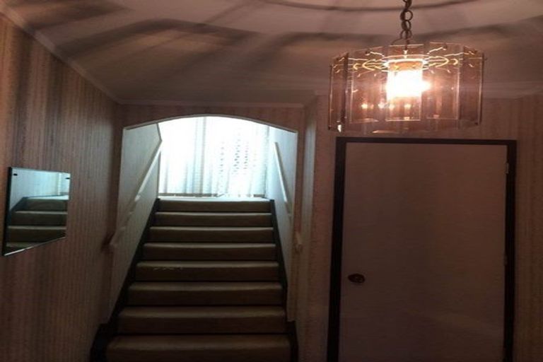 Photo of property in 1/533 Beach Road, Murrays Bay, Auckland, 0630