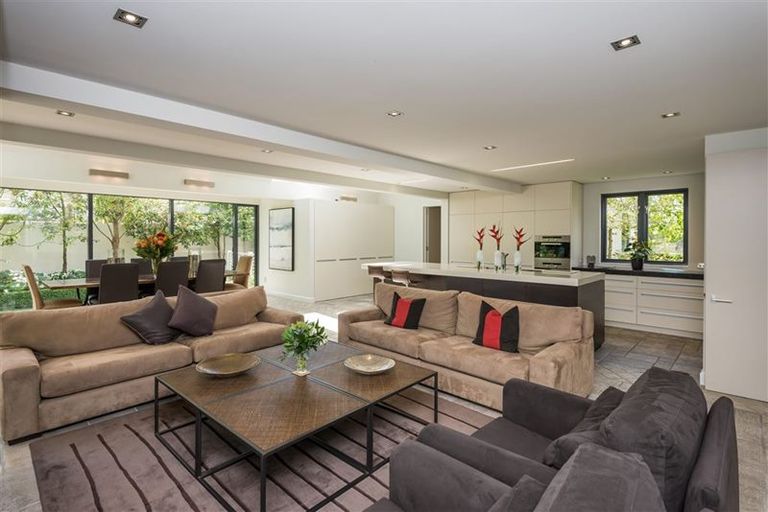 Photo of property in 1 Wairarapa Terrace, Merivale, Christchurch, 8014