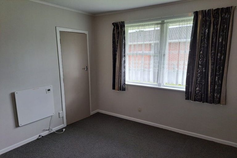 Photo of property in 1/52 Cruickshank Road, Clouston Park, Upper Hutt, 5018