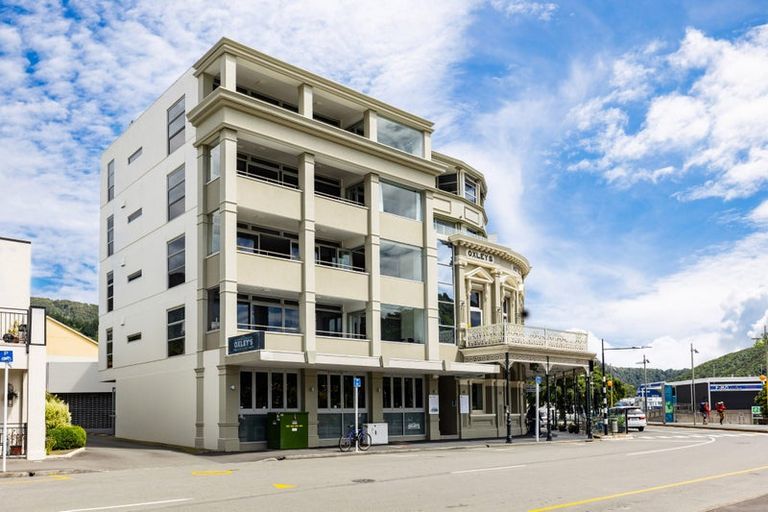 Photo of property in Oxleys Rock Apartments, 401/6 London Quay, Picton, 7220