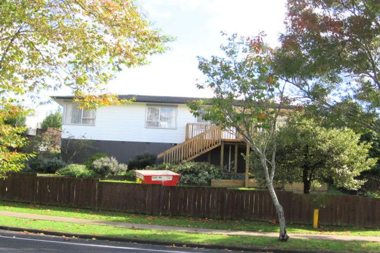 Photo of property in 31 Mirrabooka Avenue, Botany Downs, Auckland, 2010
