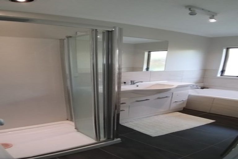 Photo of property in 5 Maugham Drive, Bucklands Beach, Auckland, 2014