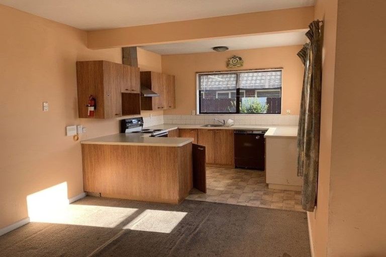 Photo of property in 126 Yaldhurst Road, Sockburn, Christchurch, 8042