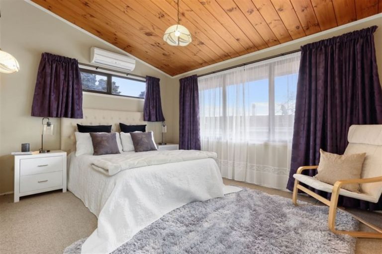 Photo of property in 13 Banyan Drive, Totara Heights, Auckland, 2105