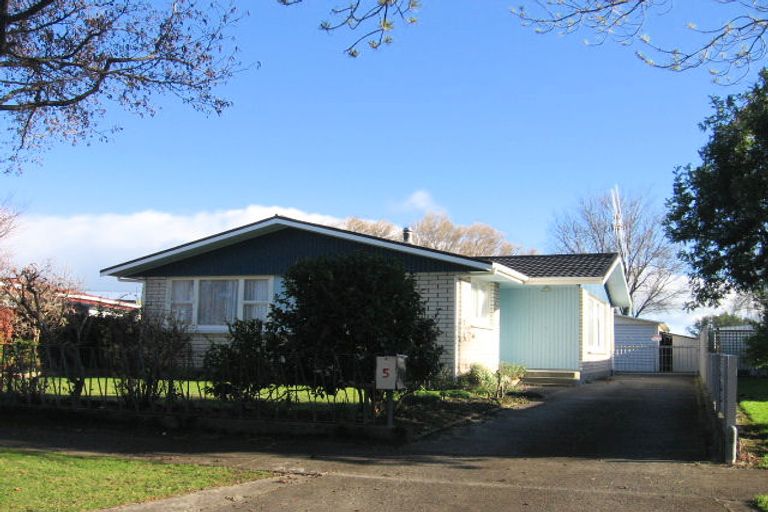 Photo of property in 5 Saturn Crescent, Milson, Palmerston North, 4414