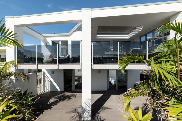 Photo of property in 116 Karewa Parade, Papamoa Beach, Papamoa, 3118