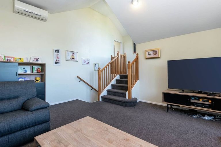 Photo of property in 2/130 Sandspit Road, Shelly Park, Auckland, 2014