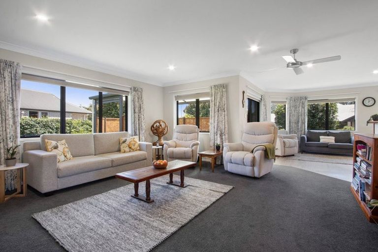 Photo of property in 2 Bransley Grove, Katikati, 3129