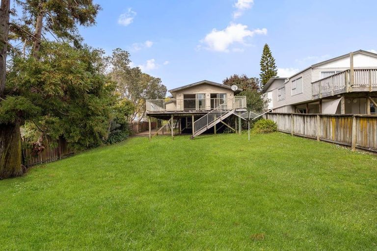 Photo of property in 3 Scott Road, Stanmore Bay, Whangaparaoa, 0932